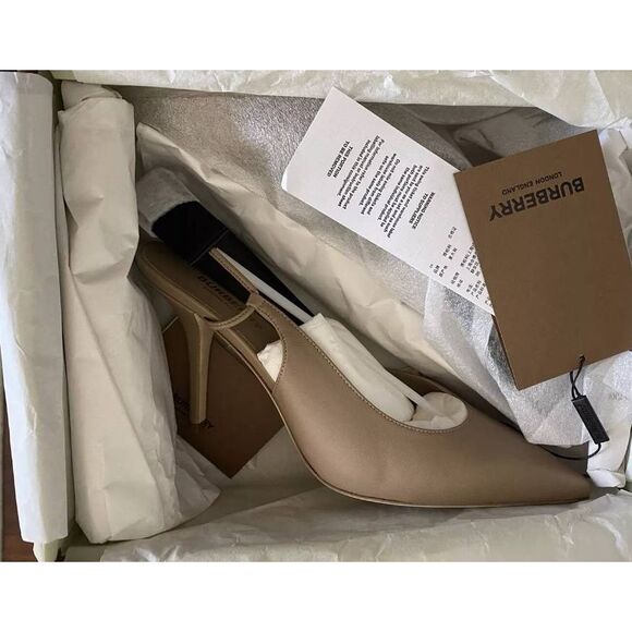 Burberry Logo Leather Slingback Pupms.   Store display. Comes with box and dust - Picture 6 of 13
